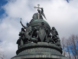 «Тысячелетие России» — монумент, воздвигнутый в Великом Новгороде в 1862 году  в честь тысячелетнего юбилея России. В честь легендарного призвания варягов на Русь.