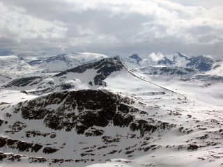 "Стена Троллей" (Trollheimen) - самая высокая в Европе отвесная скала.