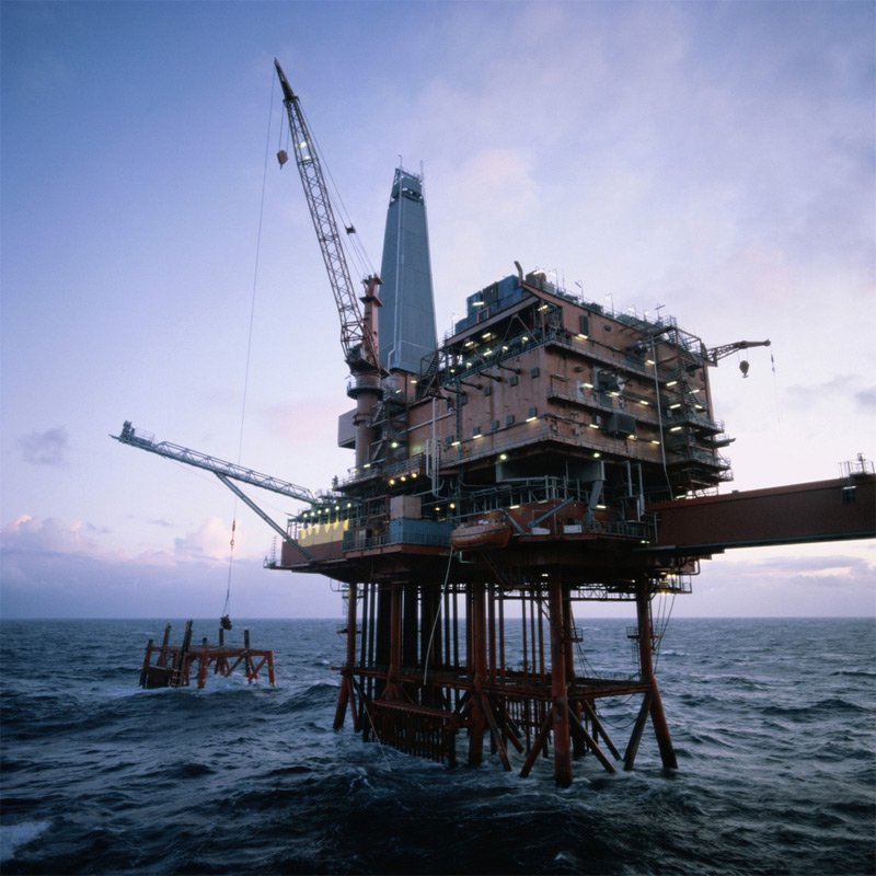 Нефтедобывающая платформа в Северном море.