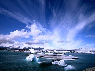 Jökulsárlón – одно из самых известных и больших по размерам озер ледникового происхождения в Исландии. 