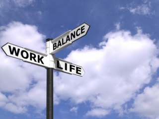 Для скандинавов очень важно найти для себя "work-life balance" - правильное соотношение между работой и отдыхом.