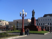 Площадь перед Нижегеродской филармонией